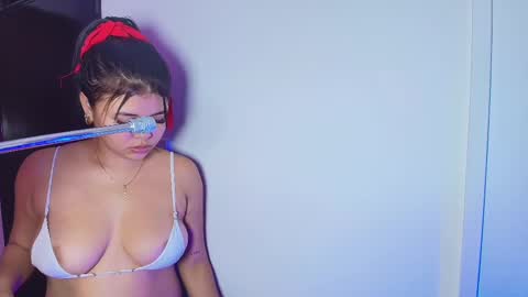 Snapshot of lizz_tender chatting on March 5, 2025, 11:49 am Lizz online show from March 5, 2025, 11:49 am