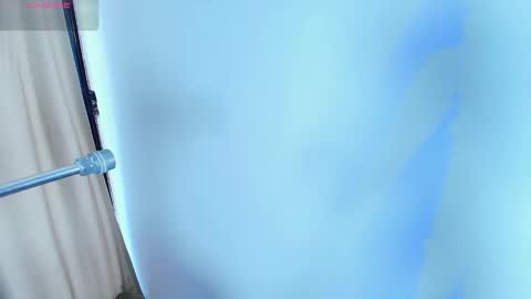 Snapshot of lizz_tender chatting on October 15, 2025, 12:27 pm Lizz online show from October 15, 2025, 12:27 pm