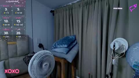 Snapshot of lizz_tender chatting on November 8, 2025, 10:26 am Lizz online show from November 8, 2025, 10:26 am