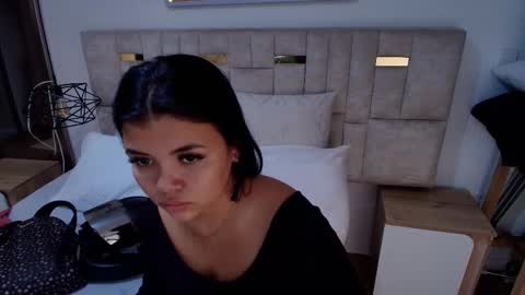 Snapshot of lizz_tender chatting on December 2, 2025, 11:26 am Lizz online show from December 2, 2025, 11:26 am