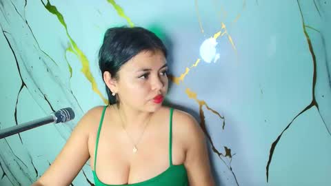 Snapshot of lizz_tender chatting on December 4, 2025, 12:03 pm Lizz online show from December 4, 2025, 12:03 pm