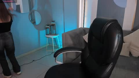 Snapshot of lizzcooper_ chatting on November 30, 2025, 5:28 pm Lizz online show from November 30, 2025, 5:28 pm