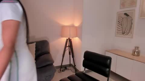 Snapshot of lizzhamilton_ chatting on February 15, 2026, 12:03 pm Lizzi online show from February 15, 2026, 12:03 pm