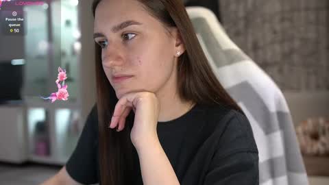 Snapshot of lizzi_fox chatting on December 4, 2024, 2:31 am Lizi-Fox online show from December 4, 2024, 2:31 am