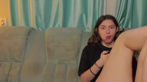 lizzi_muur online show from December 26, 2024, 5:30 pm