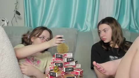 lizzi_muur online show from December 29, 2024, 6:38 pm