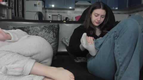 lizzi_muur online show from February 19, 2025, 6:32 pm