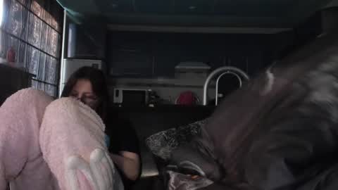 lizzi_muur online show from February 20, 2025, 2:02 pm