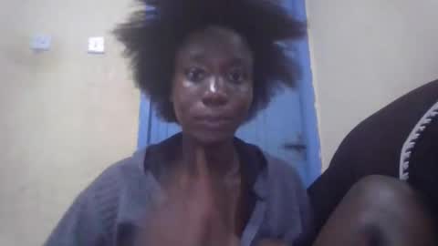Snapshot of lizzie2020 chatting on May 19, 2026, 6:58 pm lizzie2020 online show from May 19, 2026, 6:58 pm