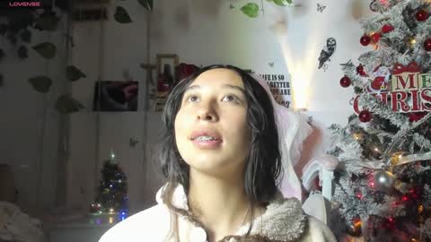 Snapshot of lizzy_kawuaii chatting on December 9, 2024, 12:56 am lizzy online show from December 9, 2024, 12:56 am