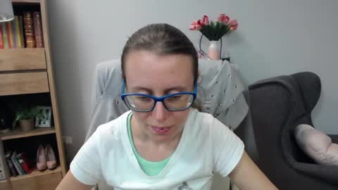 Lizzy online show from June 1, 2026, 4:25 am