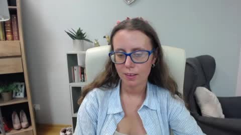 Lizzy online show from July 7, 2026, 6:47 am