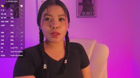 lizzyponcee online show from November 16, 2025, 10:32 am