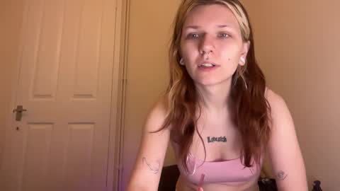 Snapshot of lizzyylovesick chatting on September 25, 2025, 7:17 pm lizzybunny online show from September 25, 2025, 7:17 pm
