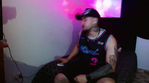 Snapshot of lliamm_2 chatting on November 17, 2025, 8:09 am lliamm 2 online show from November 17, 2025, 8:09 am