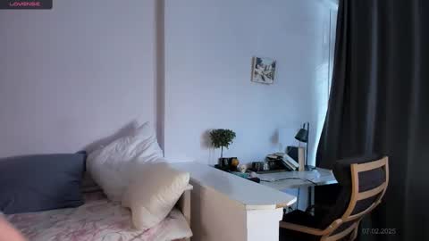 Arina online show from February 21, 2025, 8:29 am