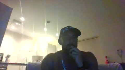 Leon online show from September 12, 2025, 7:14 pm