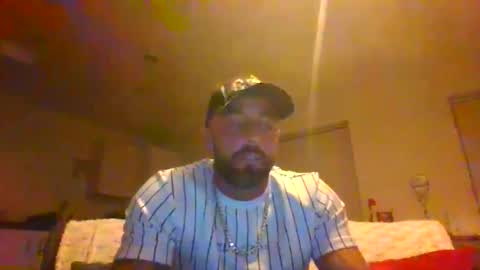 Leon online show from September 21, 2025, 6:42 pm