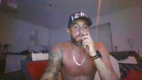 Leon online show from October 3, 2025, 10:40 pm