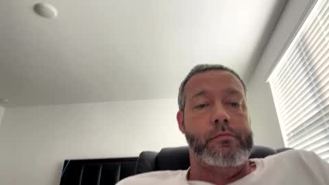 Snapshot of lngd_5 chatting on December 16, 2025, 8:36 pm lngd_5 online show from December 16, 2025, 8:36 pm