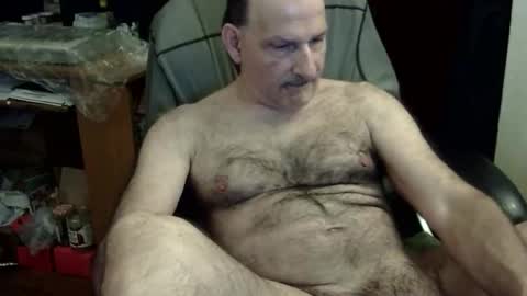 loades182025 online show from December 5, 2025, 4:32 am