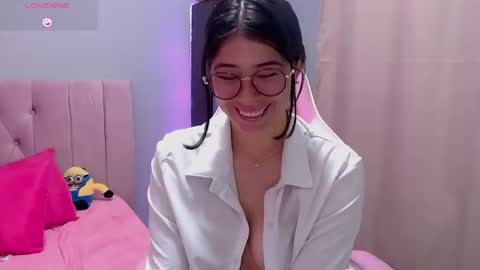 Snapshot of loaluxury chatting on February 7, 2025, 1:32 pm Pamela online show from February 7, 2025, 1:32 pm