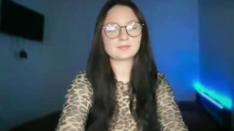 locaalis1 online show from October 14, 2025, 9:43 am