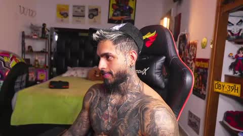 logan_hugh8 online show from May 27, 2026, 1:57 am