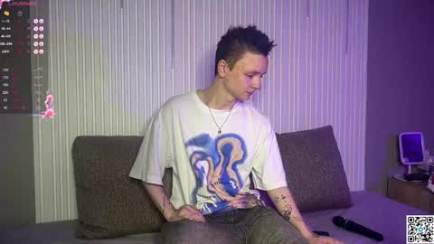 Snapshot of logan_mett chatting on October 14, 2025, 4:41 pm Logan online show from October 14, 2025, 4:41 pm