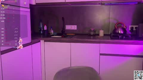 Snapshot of logan_mett chatting on October 15, 2025, 6:08 pm Logan online show from October 15, 2025, 6:08 pm