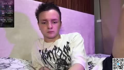 Snapshot of logan_mett chatting on October 26, 2025, 5:52 pm Logan online show from October 26, 2025, 5:52 pm