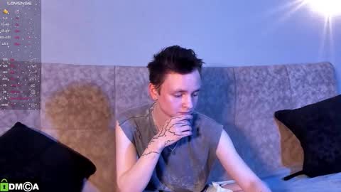 Snapshot of logan_mett chatting on November 6, 2025, 11:37 pm Logan online show from November 6, 2025, 11:37 pm