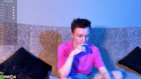 Snapshot of logan_mett chatting on November 11, 2025, 7:58 pm Logan online show from November 11, 2025, 7:58 pm