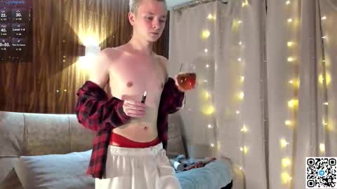 Snapshot of logan_mett chatting on January 6, 2026, 8:23 pm Logan online show from January 6, 2026, 8:23 pm