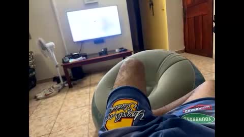 Snapshot of logandaimond chatting on November 20, 2025, 4:01 am logandaimond online show from November 20, 2025, 4:01 am