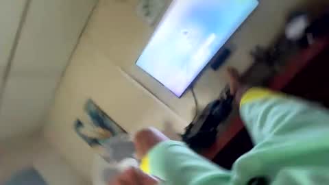 Snapshot of logandaimond chatting on December 14, 2025, 4:56 pm logandaimond online show from December 14, 2025, 4:56 pm