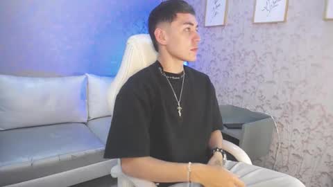 Loganfoster  online show from January 5, 2026, 8:12 pm