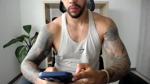 Snapshot of loganhod chatting on May 14, 2026, 4:47 pm Logan Wolfp online show from May 14, 2026, 4:47 pm