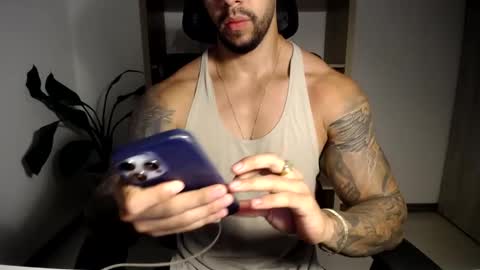 Snapshot of loganhod chatting on May 27, 2026, 2:41 am Logan Wolfp online show from May 27, 2026, 2:41 am
