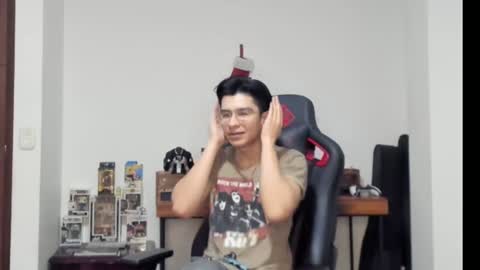 Snapshot of logannick chatting on January 14, 2025, 8:09 am Logan online show from January 14, 2025, 8:09 am