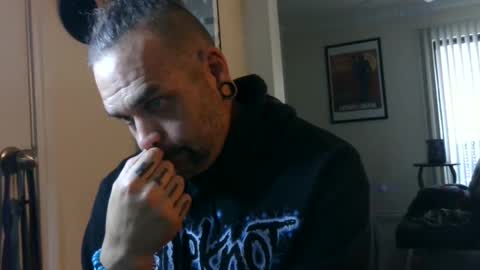 Logan Reaves online show from December 15, 2024, 4:26 pm