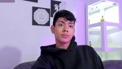 logantwink18 online show from September 9, 2025, 12:48 pm