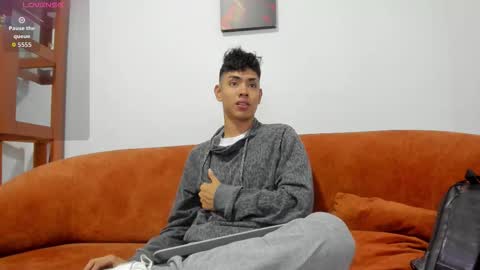 logantwink18 online show from October 22, 2025, 10:59 am