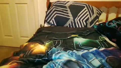 Snapshot of logmog chatting on February 16, 2025, 2:53 am Logmog online show from February 16, 2025, 2:53 am