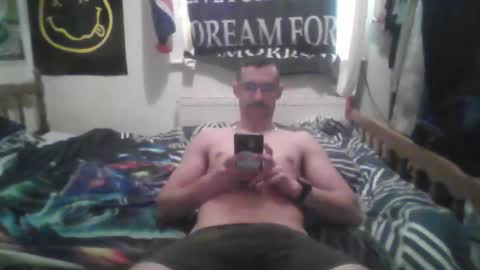 Snapshot of logmog chatting on December 3, 2025, 11:08 am Logmog online show from December 3, 2025, 11:08 am