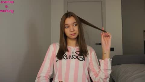 Elza online show from November 1, 2025, 7:49 pm