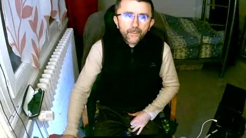 Snapshot of lokoum39 chatting on December 10, 2024, 4:17 pm lokoum39 online show from December 10, 2024, 4:17 pm