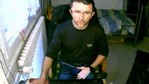 Snapshot of lokoum39 chatting on January 2, 2025, 3:40 pm lokoum39 online show from January 2, 2025, 3:40 pm