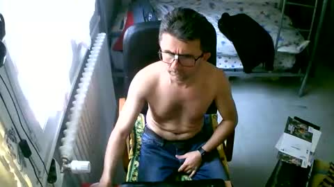 Snapshot of lokoum39 chatting on October 22, 2025, 11:32 am lokoum39 online show from October 22, 2025, 11:32 am