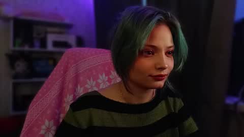 lola online show from November 28, 2025, 5:54 am